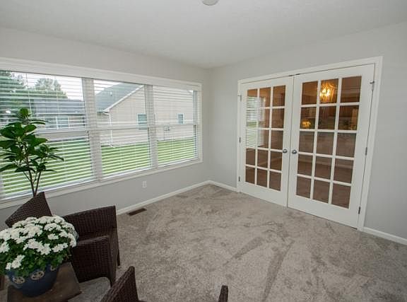 4th image of 51935 Courtland Dr W