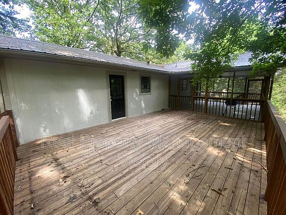 3rd image of 1305 Sun Cir
