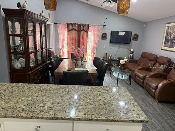 3rd image of 6567 MERITMOOR CIRCLE