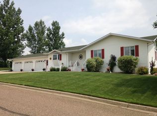 1706 6th Ave NE, Beulah, ND 58523
