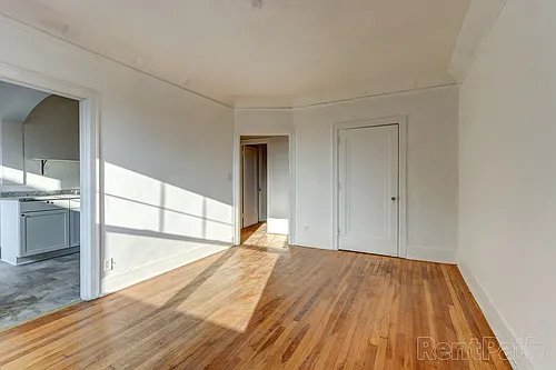 Floor plan 406