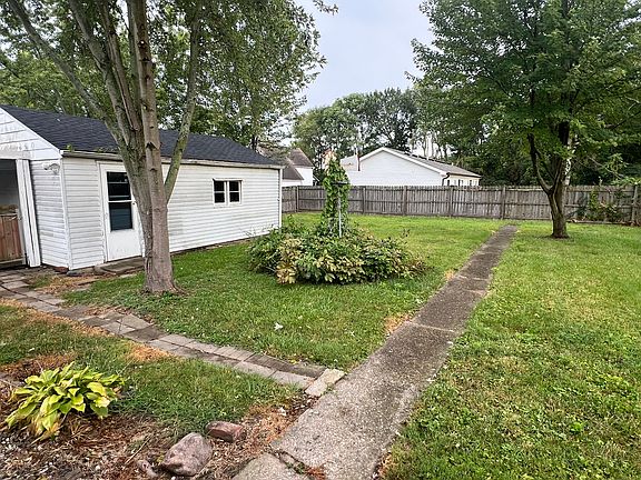 3rd image of 502 Central Ave