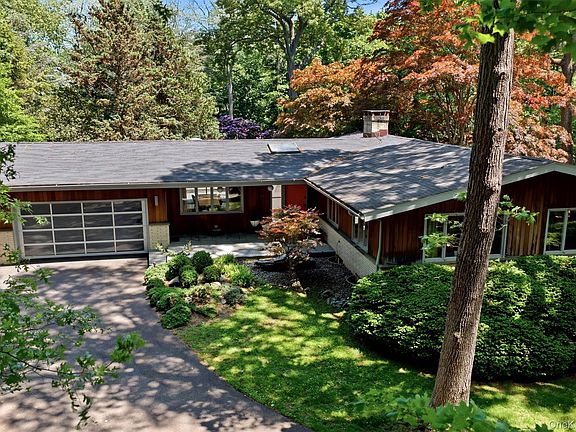 2nd image of 54 Washington Drive