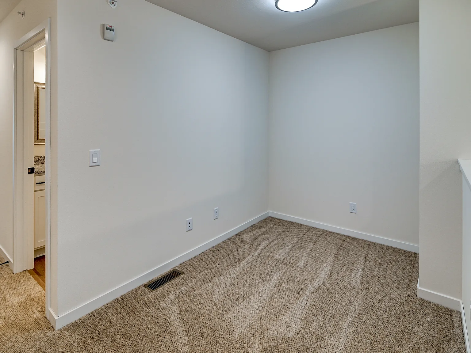 Lacy Townhomes - 4877 — Photo 2