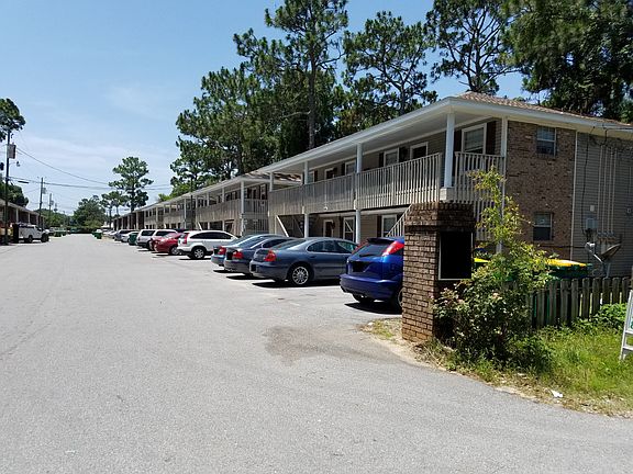 2nd image of 2804 Bradford Pl NW Unit 1