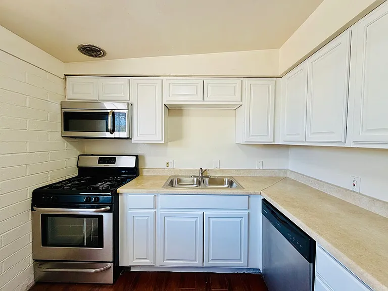 Fairmount-4215 — Photo 8