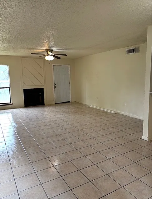 Building Photo - 7847 Bles Ave #2