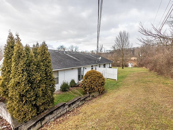 4th image of 26 Brook Run Ct