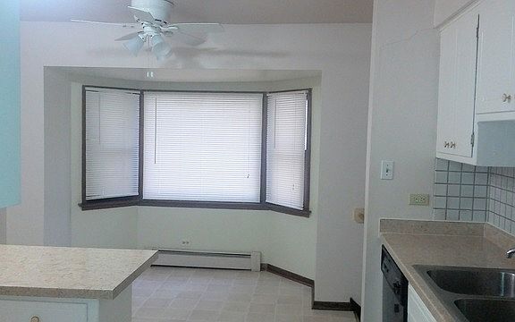 5th image of 4127 Applewood Ln