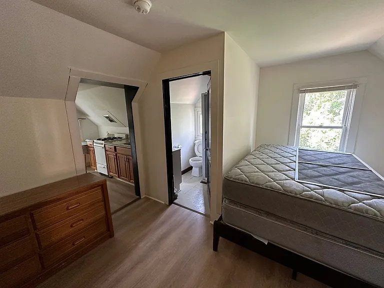 306 Eddy St — Photo 16