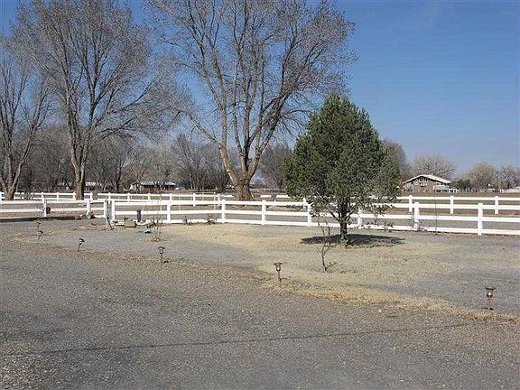 3rd image of 108 White Fence Ln