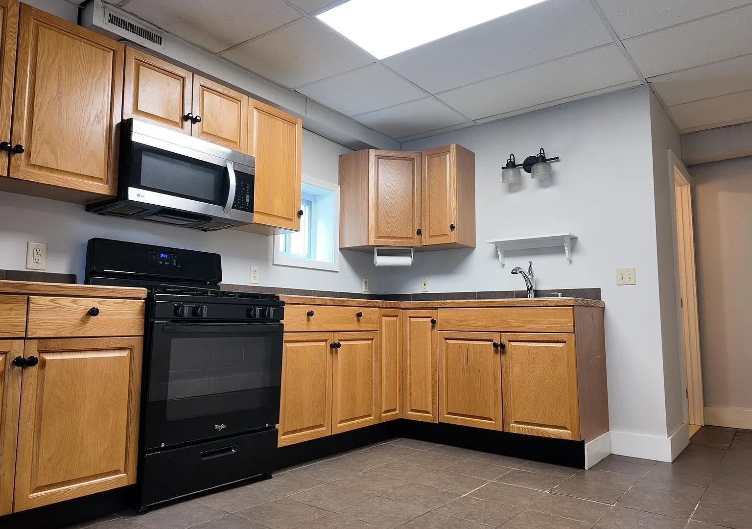 1 bed, 1.0 bath, $950 — Photo 2