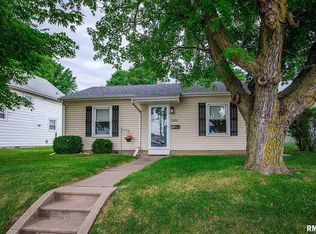 1132 Grant St, Bettendorf, IA 52722