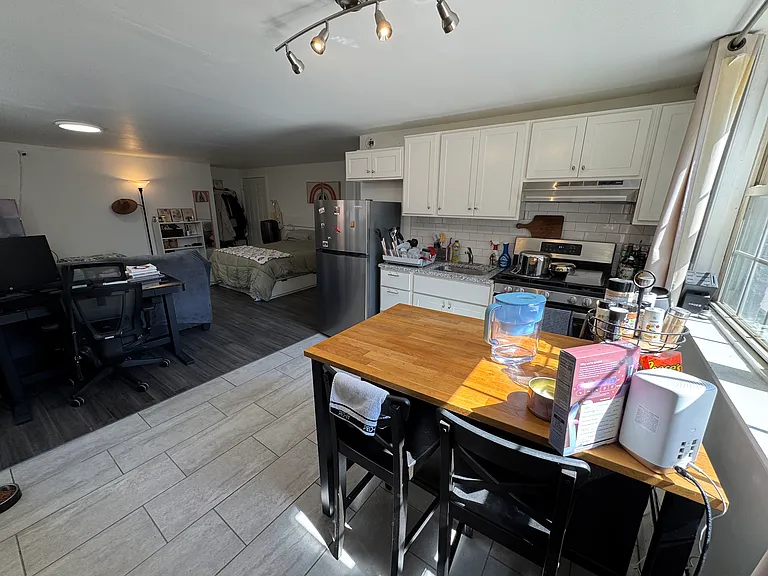 187 S Orange St #2A — Photo 6