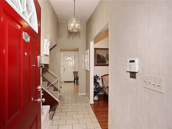 4th image of 28 Hilltop Pl