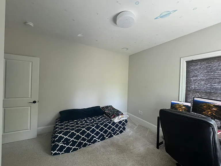 111 Caspian Way — Photo 32