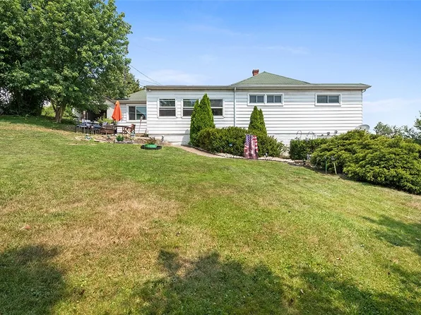 6 Franklin Ave, North Irwin, PA 15642