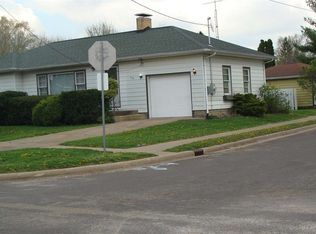 474 E Vernon St, Farmington, IL 61531
