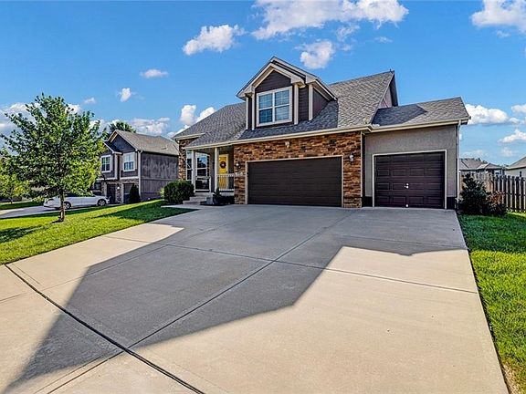 2nd image of 1409 NE Jaclyn Dr