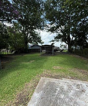 3rd image of 5213 Belle Terre Rd