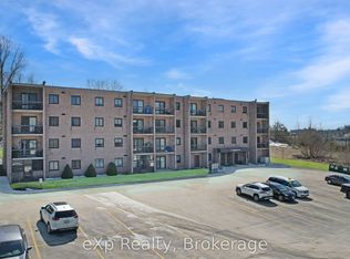 5 Valleyside Dr #402, Brockton, ON N0G 2V0