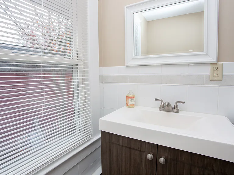 19 Fairview St — Photo 13