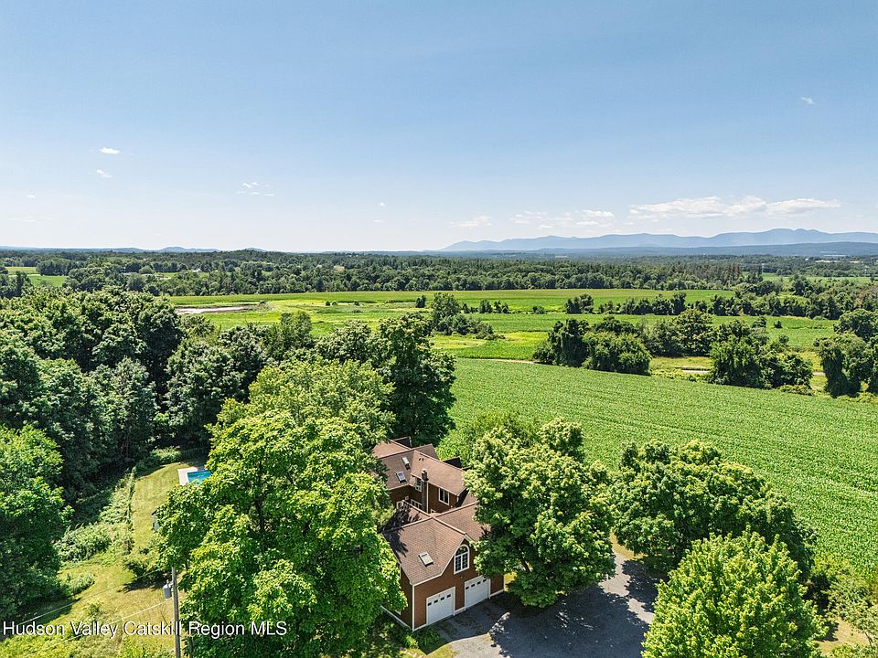1st image of 9 Breezy Ridge Road