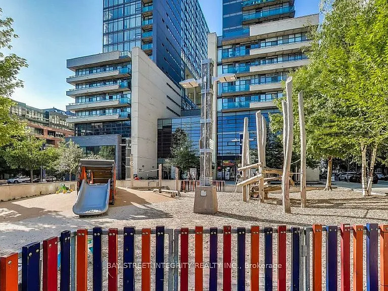 36 Lisgar St #602W — Photo 2