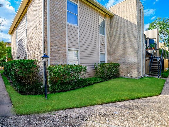 3rd image of 706 Bering Dr #706H