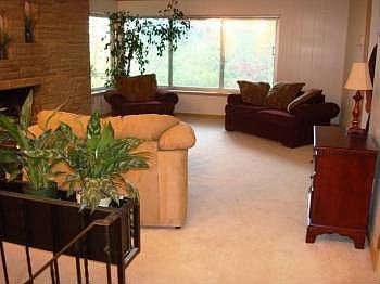 3rd image of 1612 Arapaho Dr