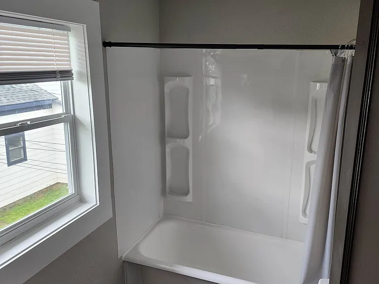 210 E 19th St #3 — Photo 14