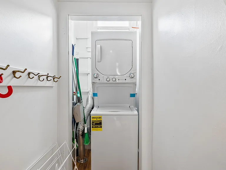 1813 Pine St #1 — Photo 2