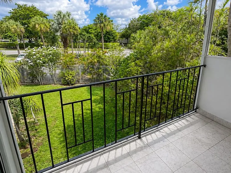 500 E Country Club Cir — Photo 11