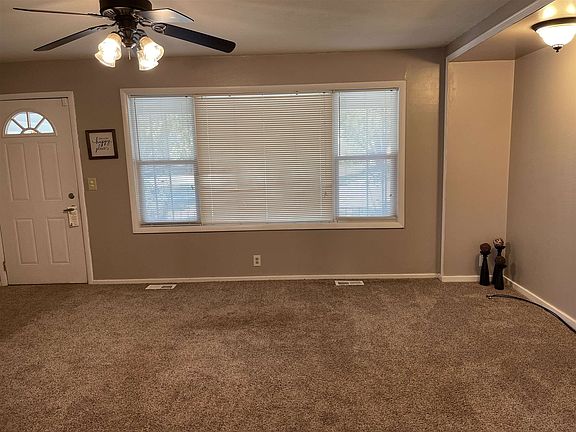 3rd image of 3615 E Countryside Plz
