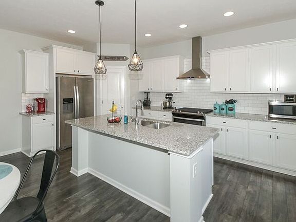 4th image of 4932 Fennel Dr