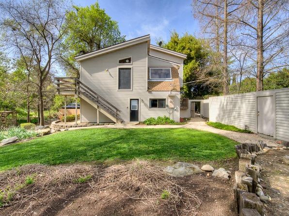 156 Wood Duck Dr, Sanger, CA 93657