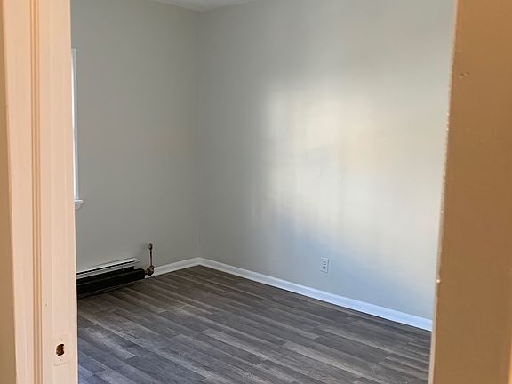 2nd image of 959 E 221st St