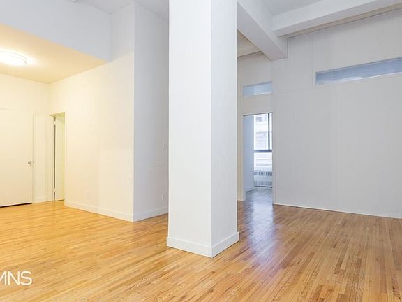 4th image of 31 E 31st St APT 4A