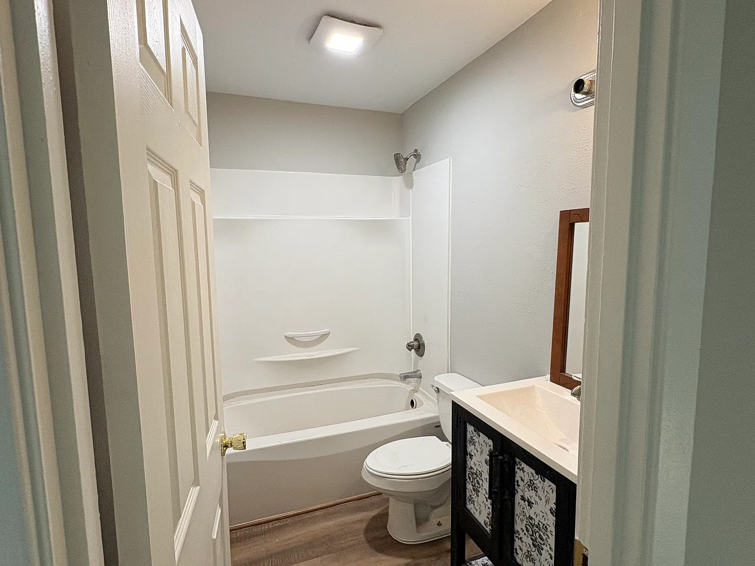 2 bed, 800 sqft, $1,325 — Photo 3