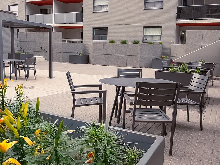 525 Saint Mary Ave — Photo 21