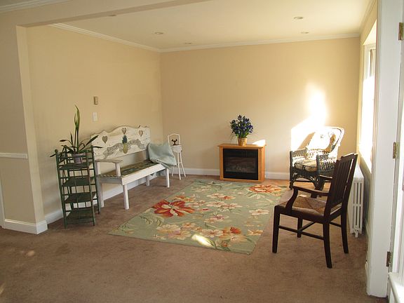 2nd image of 6 Franklin Ave