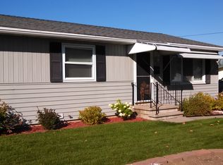 812 E Main St, Iron Mountain, MI 49801