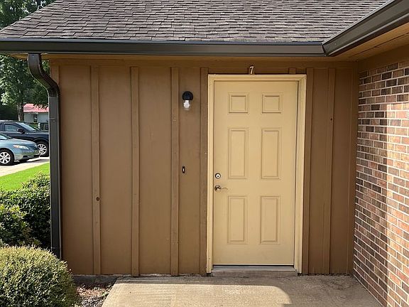 3rd image of 71 Evergreen Ln #7