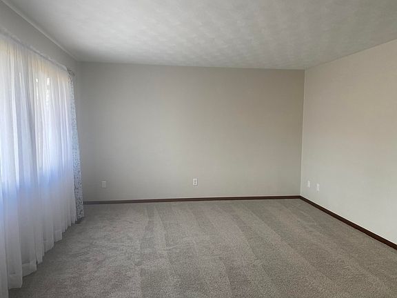 5th image of 712 Barry Ave