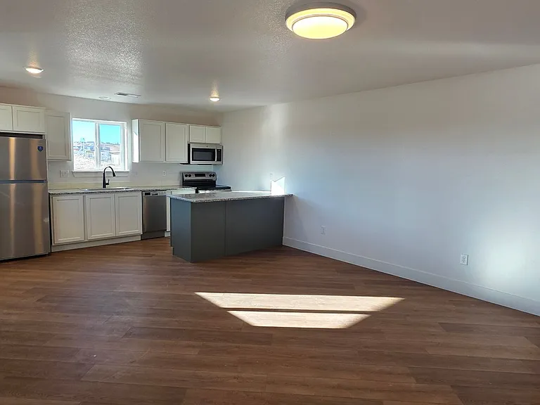 1026 Center Dr — Photo 5