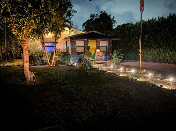 2460 Jackson St, Hollywood, FL 33020