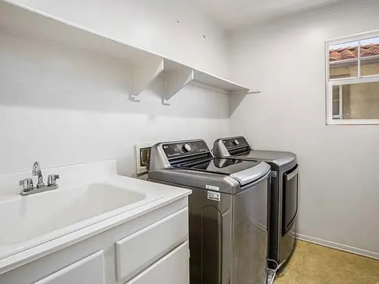 25963 Newport Ave — Photo 17
