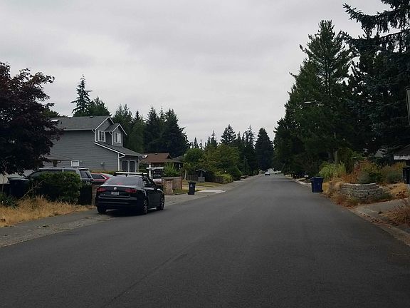 4th image of 11624 46th Ave NE #C