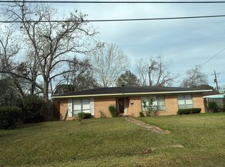 320 S 3rd St, Silsbee, TX 77656