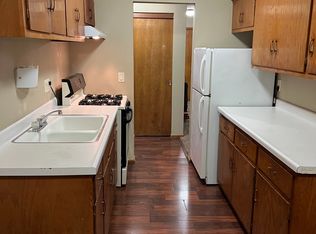 422 Estberg Ave #101, Waukesha, WI 53186